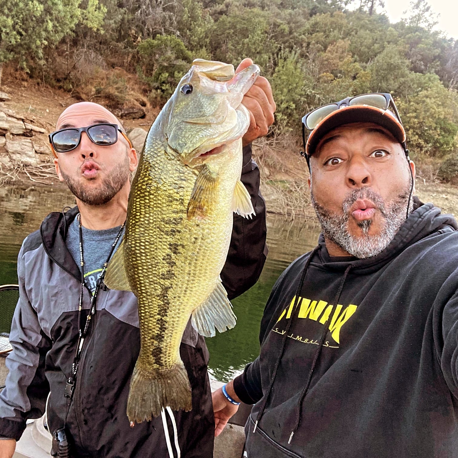 Magnifique prise lors d'une sortie guidée de pêche aux carnassiers en Gironde