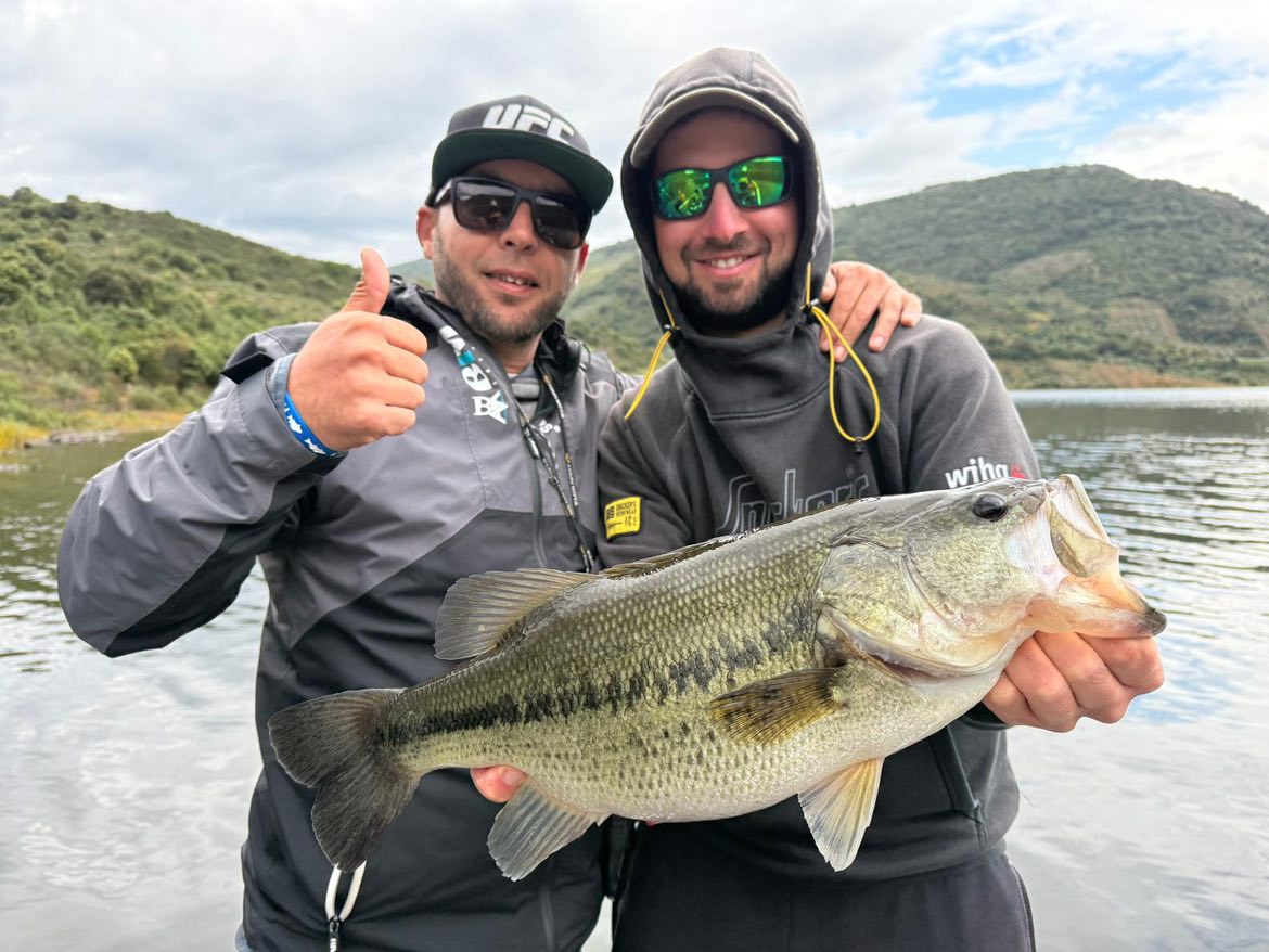 Session de pêche sur les lacs médocains - Pêche Aventure Gironde